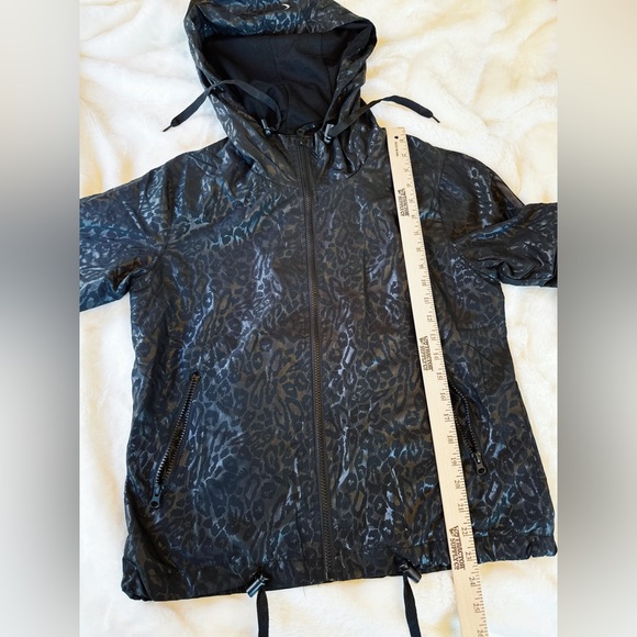 Zyia Active Size Small Leopard Windbreaker Bomber Jacket Hooded Lightweight - Picture 8 of 15